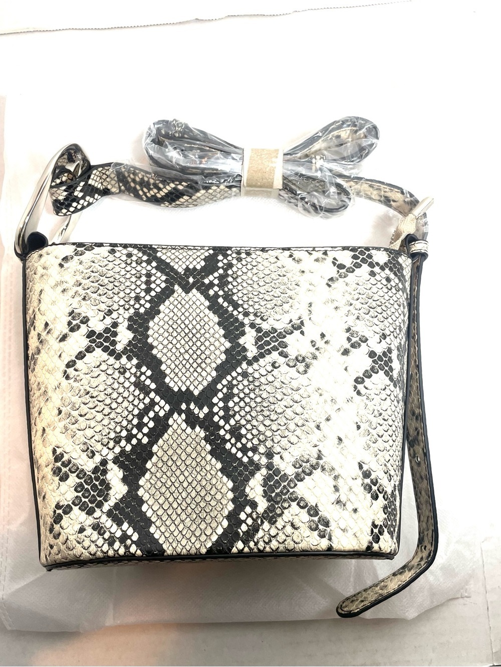 Women’s Snake Print Crossbody Bag Neutral Faux Leather Shoulder Purse NWOT - Picture 8 of 12